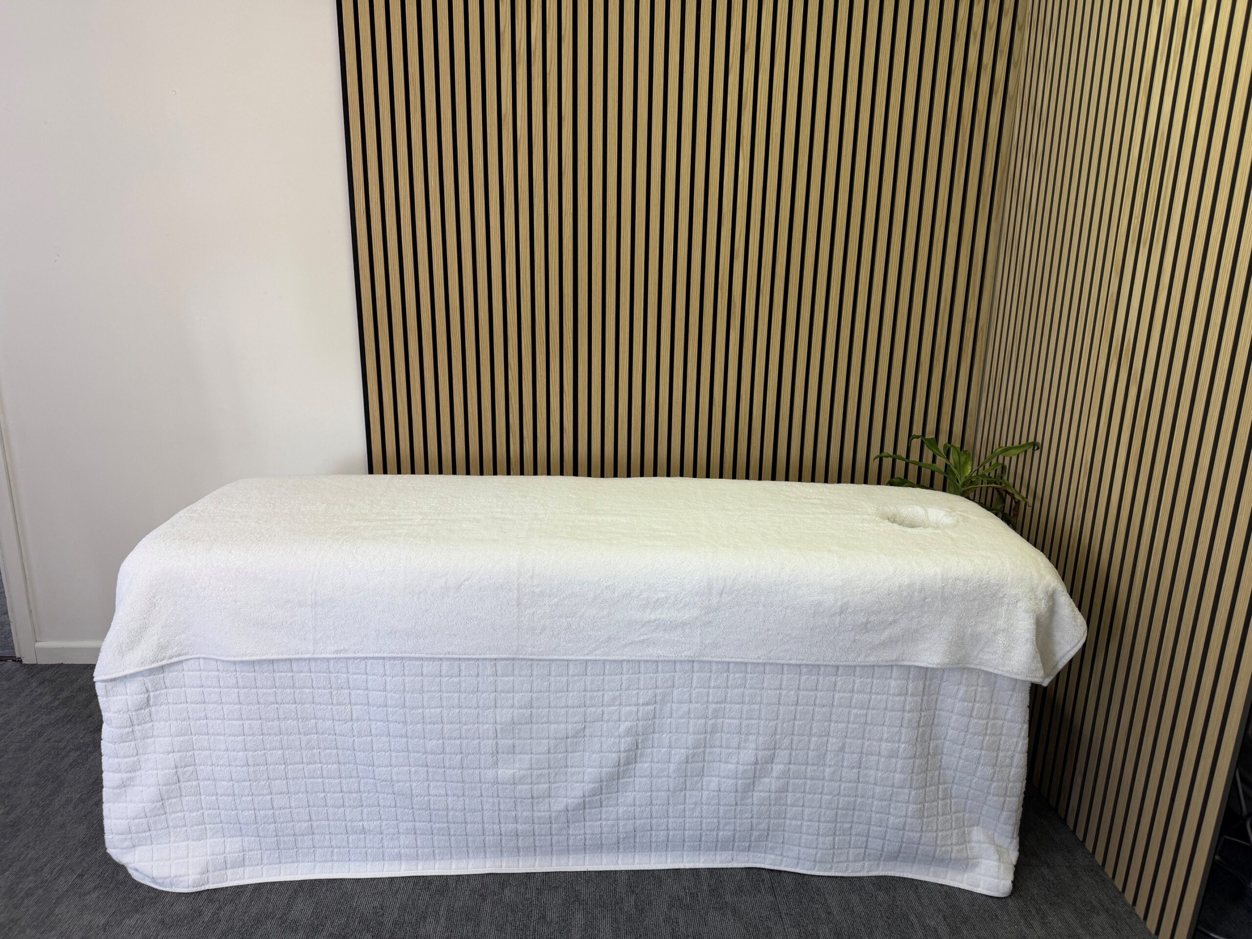 SpaKnit 450gsm Jumbo Bath Sheet with Polo Neck 100 x 220cm (White)